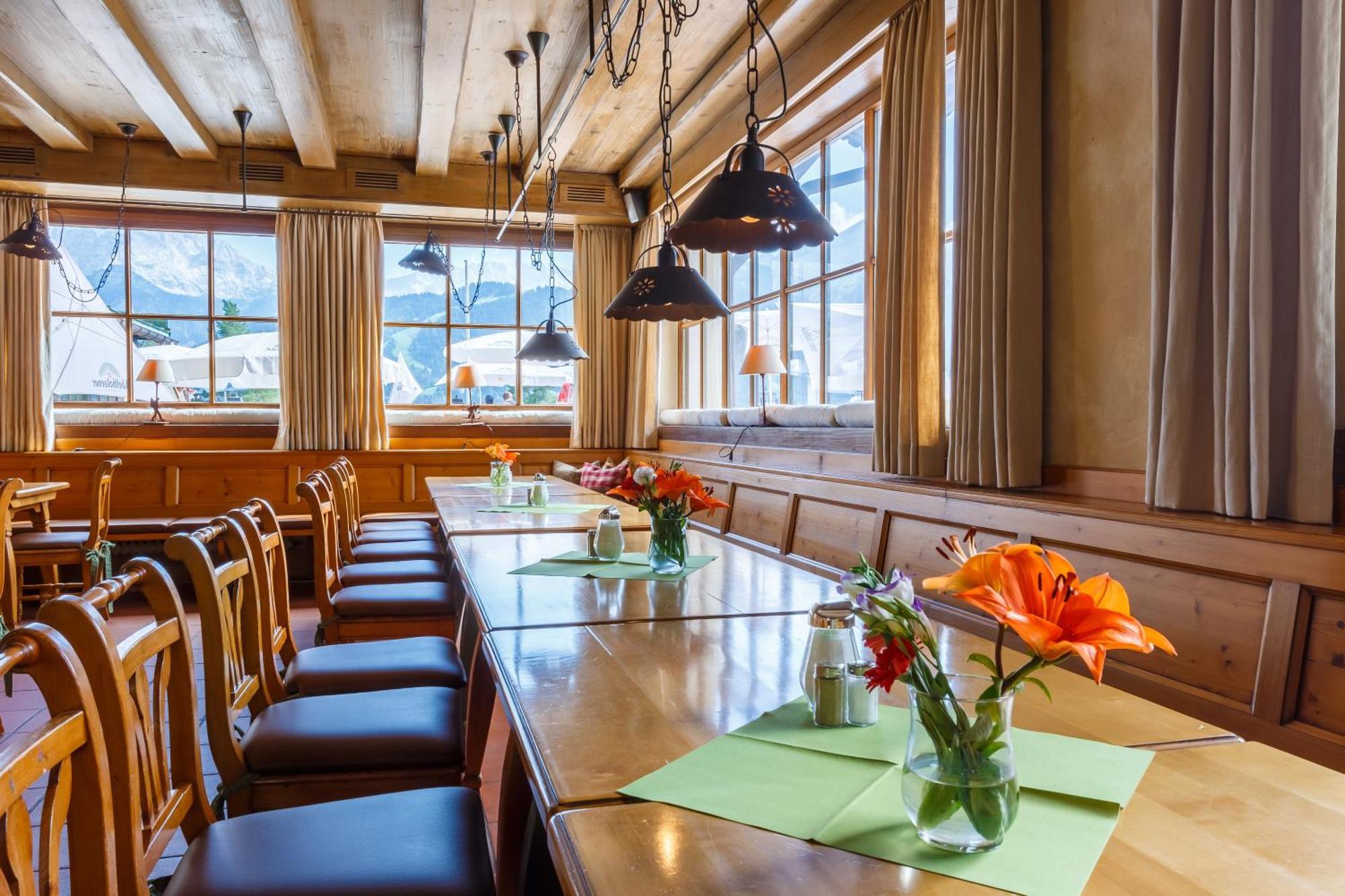 Landkomforthotel Panorama & Restaurant Bella Vista ガルミッシュ・パルテンキルヒェン エクステリア 写真